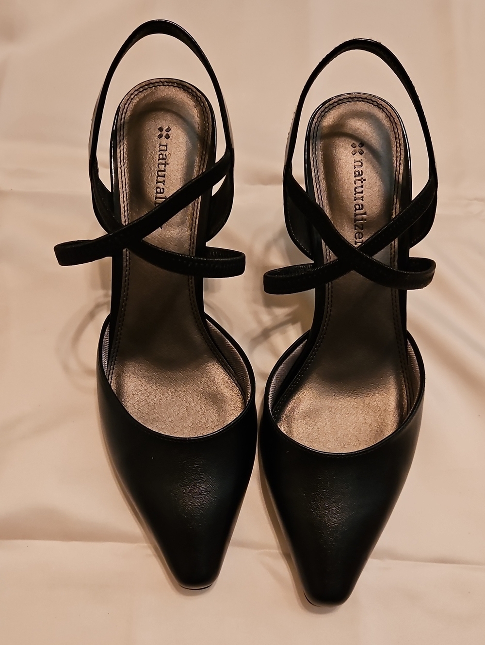 Naturalizer Black Pointed Slingback Heels with Crisscross Straps. Size 10.